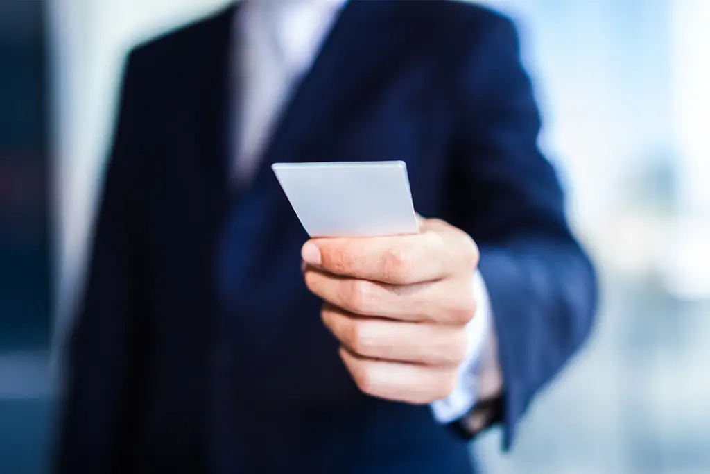 Memberikan Kartu Nama Ampuh Dalam Menjalin Sebuah Hubungan?