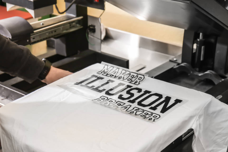 Bongkar Tuntas 5 Dosa Desain yang Bikin Kaos Anda Dihindari Pemakainya