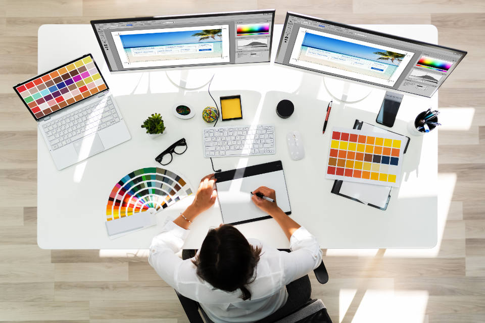 Ciri-Ciri Jasa Desain Grafis Surabaya yang 'Abal-abal' Jangan Sampai Rugi!