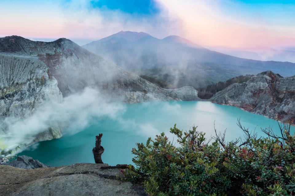 Jasa Desain Grafis Banyuwangi Pariwisata ‘Meledak’, Kenapa Bisnis Anda ‘Melempem’ & Gagal Gaet Turis