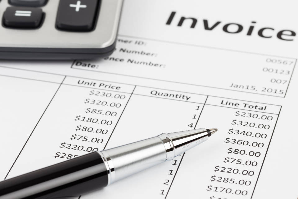 Jasa Desain Invoice Tagihan Macet Terus Jangan Emosi Dulu! 5 Rahasia Desain Ini Bikin Klien ‘Auto-Transfer’ Lebih Cepat!